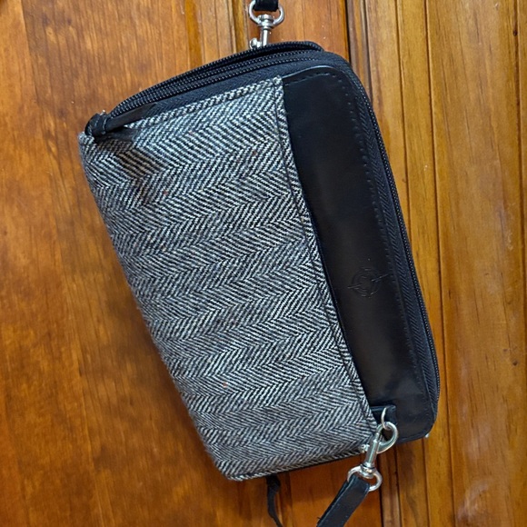 Small Stylish Black and Gray purse - Picture 1 of 5